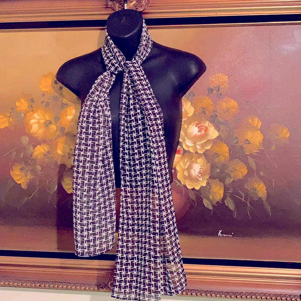 Beautiful and velvety feel 100% polyester printed scarf